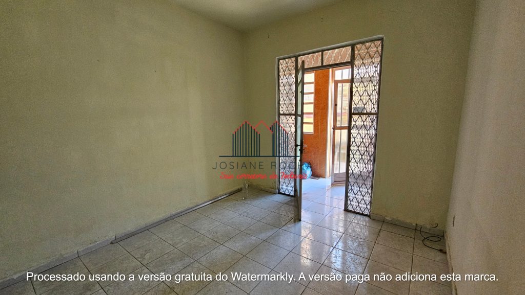 Casa Linear com 3 Quartos, Quintal e 6 Vagas à Venda no  Parque Anchieta!! Praça da Bíblia!!! rj