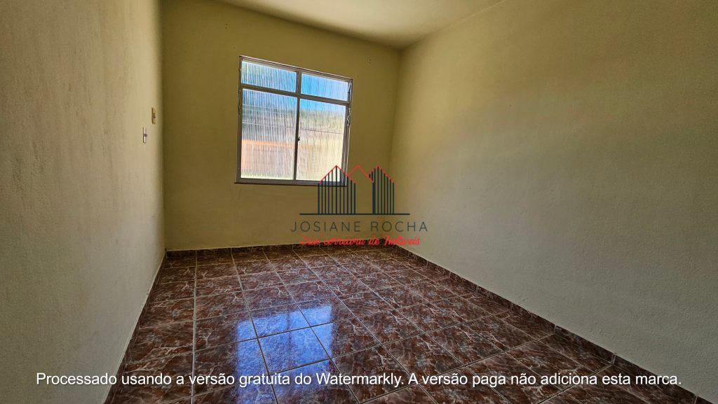 Casa Linear com 3 Quartos, Quintal e 6 Vagas à Venda no  Parque Anchieta!! Praça da Bíblia!!! rj