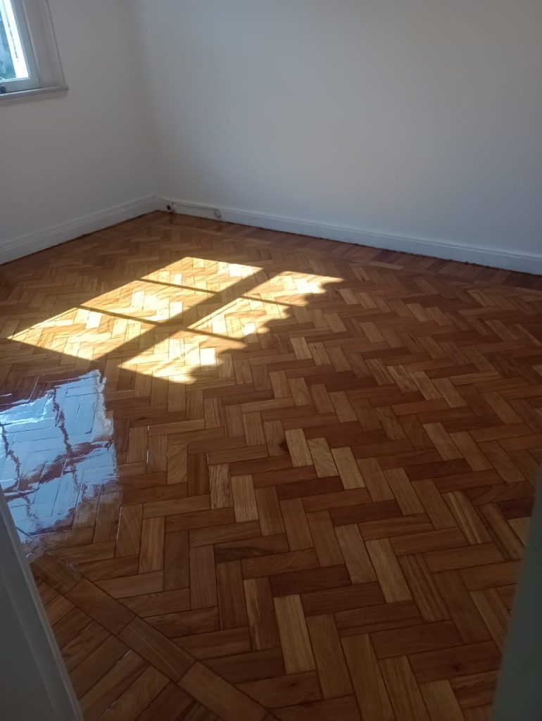 Apto. 2 Quartos e Vaga à Venda no Alto da Boa Vista!!! Próximo ao Largo da Usina!!! rj