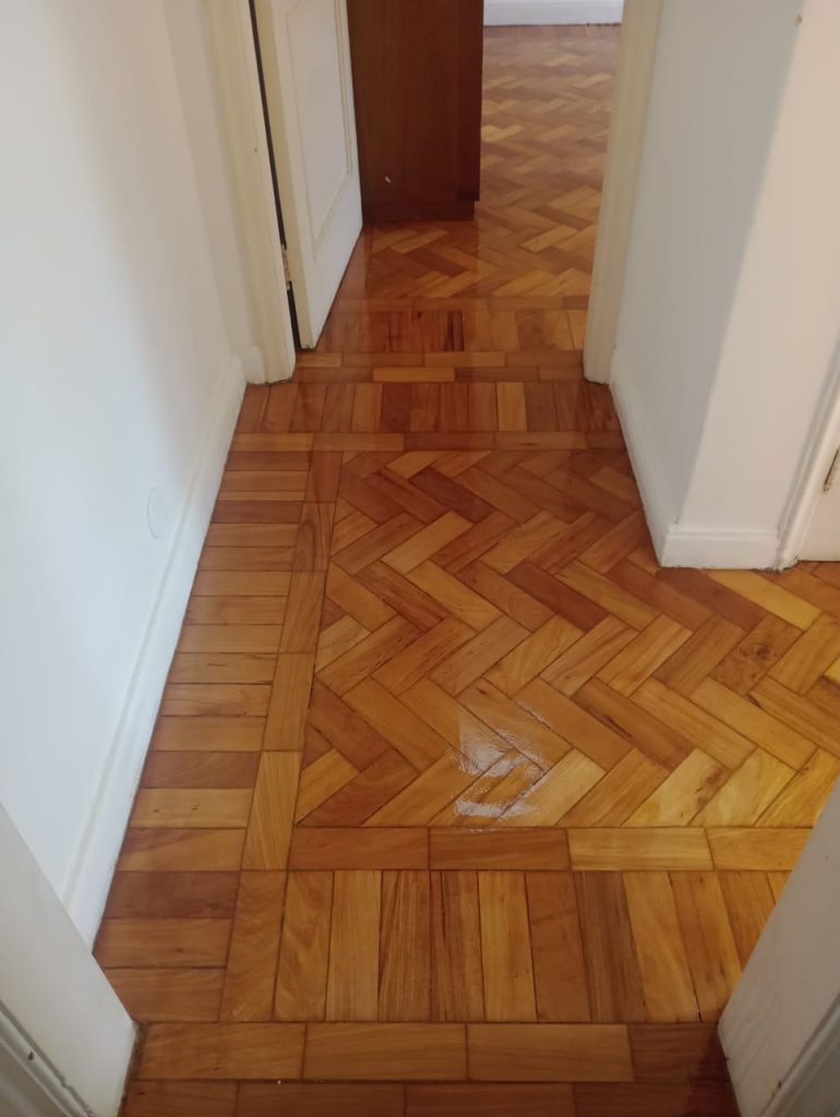Apto. 2 Quartos e Vaga à Venda no Alto da Boa Vista!!! Próximo ao Largo da Usina!!! rj