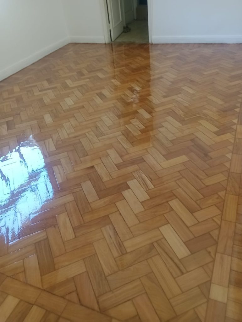 Apto. 2 Quartos e Vaga à Venda no Alto da Boa Vista!!! Próximo ao Largo da Usina!!! rj