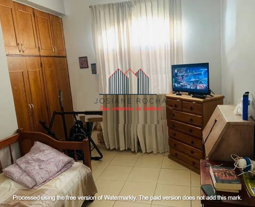 Casa com 4 Quartos, Quintal e Vaga à Venda no Grajaú!!! Próximo ao Largo da Verdun!!!