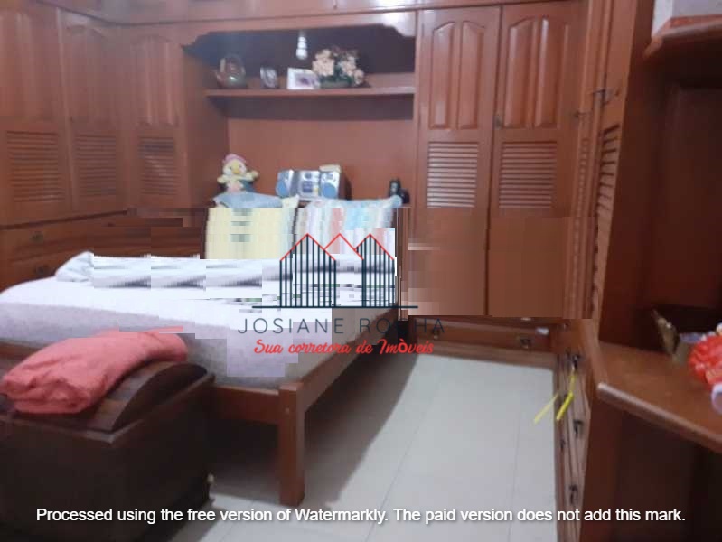 Casa com 4 Quartos, Quintal e Vaga à Venda no Grajaú!!! Próximo ao Largo da Verdun!!!