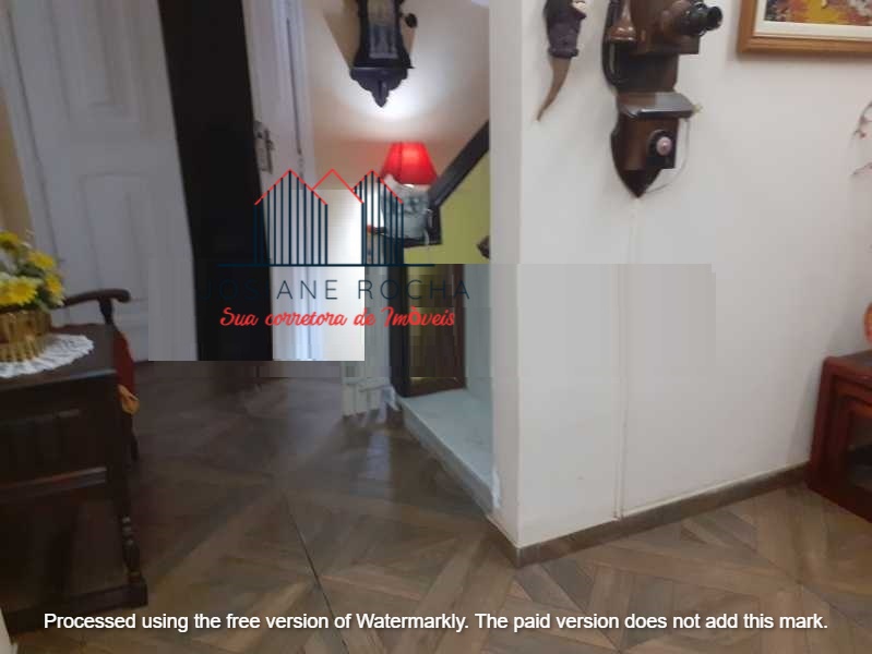 Casa com 4 Quartos, Quintal e Vaga à Venda no Grajaú!!! Próximo ao Largo da Verdun!!!