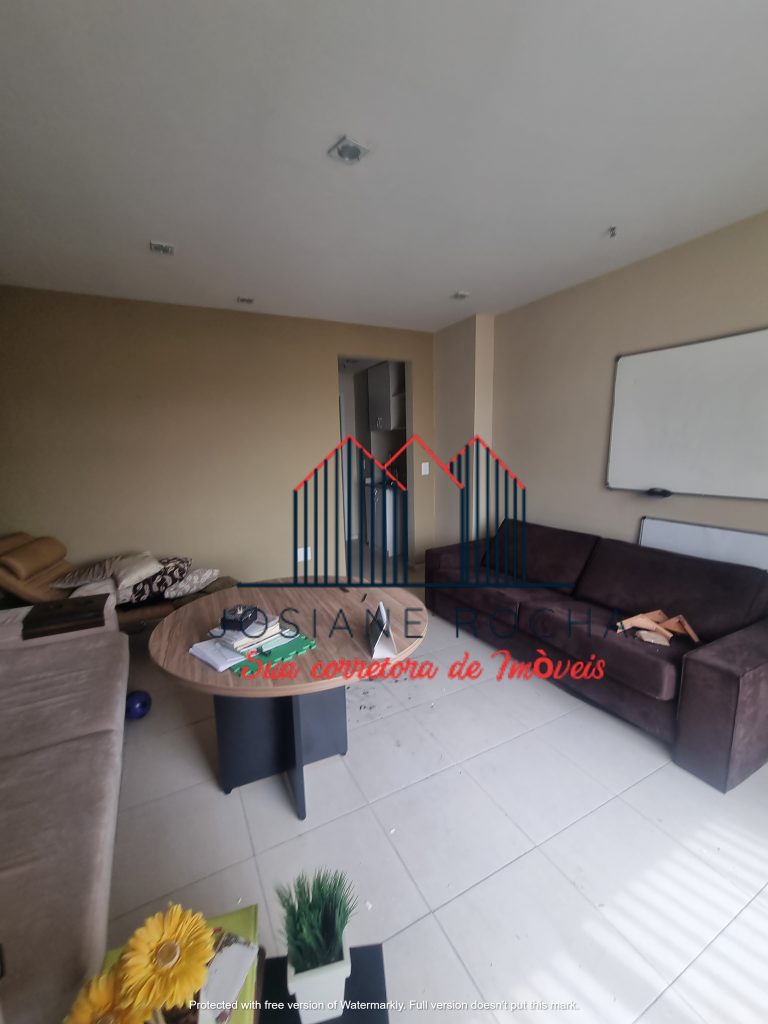 Sala Comercial com Recepção e 1 banheiro à Venda, 40 m² por R$ 270.000