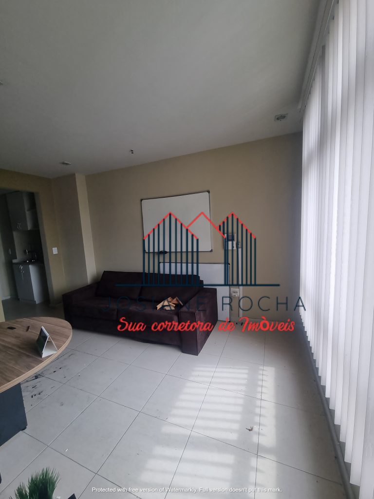 Sala Comercial com Recepção e 1 banheiro à Venda, 40 m² por R$ 270.000