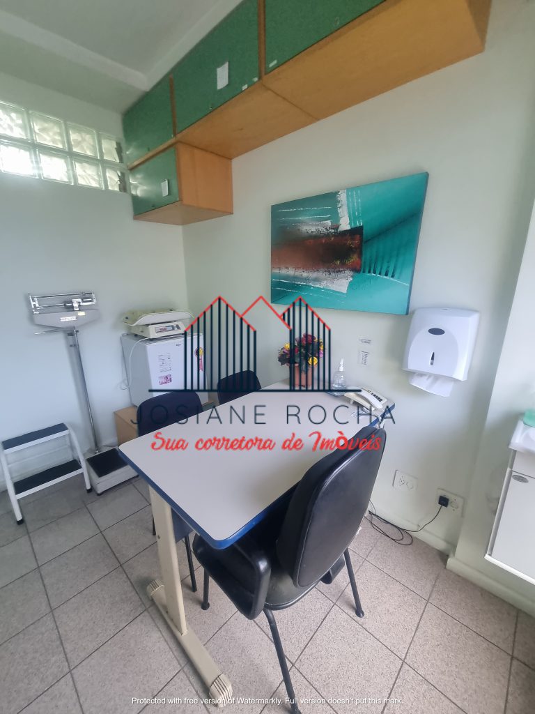 Sala Comercial com banheiro e vaga  à Venda na Tijuca!!!  Praça Saens Pena!!! 22 m² por R$ 270.000