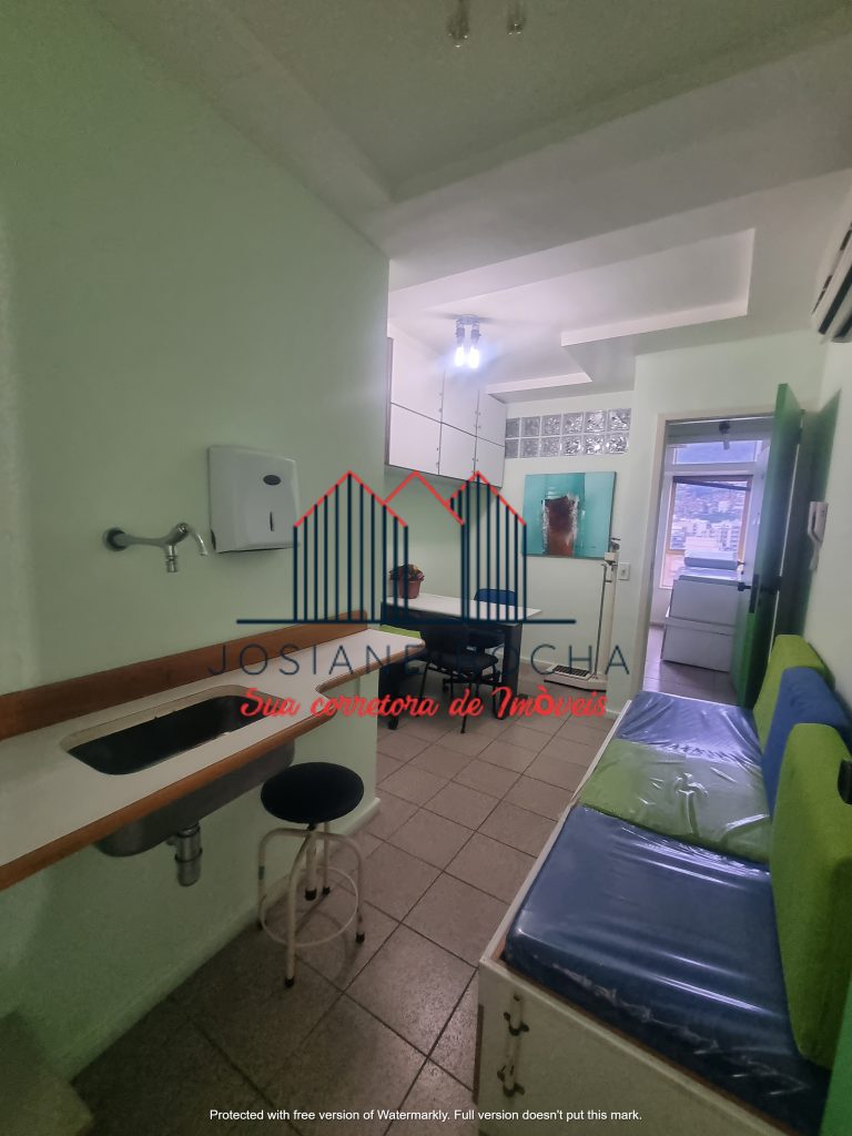 Sala Comercial com banheiro e vaga  à Venda na Tijuca!!!  Praça Saens Pena!!! 22 m² por R$ 270.000