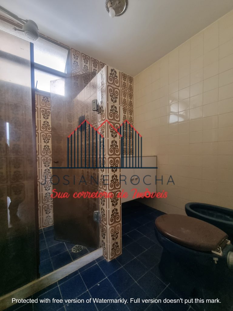 Locação!!!  Apartamento com 2 quartos, varanda e vaga para Locação no Grajaú!!! Próximo ao Verdun!!! rj