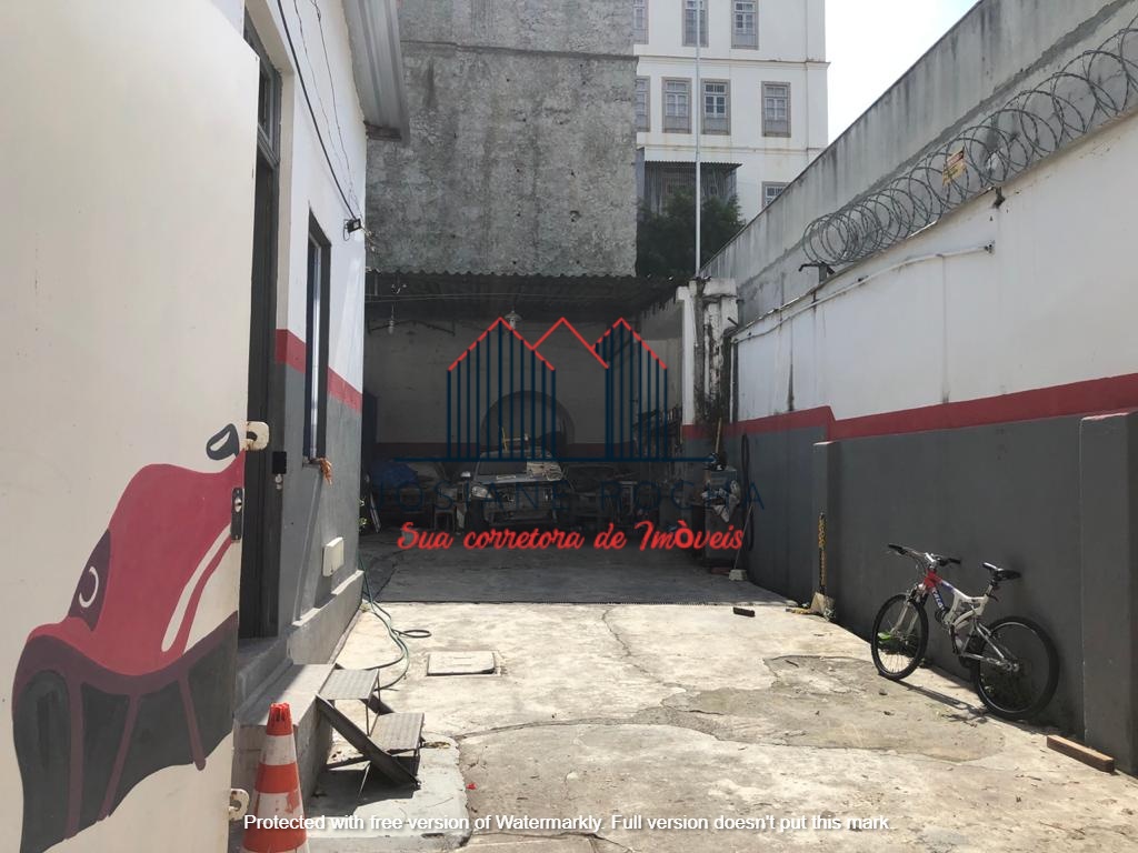 Casa com 2 quartos, vaga e quintal  à venda em Vila Isabel!!! rj