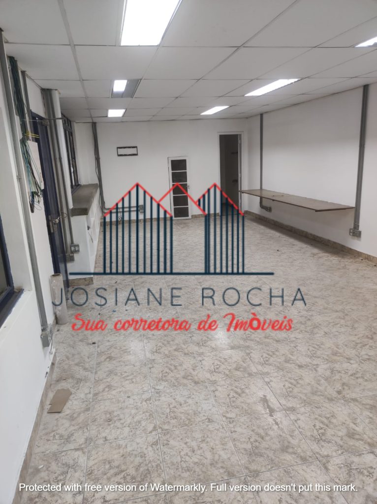 Venda/Locação!!! Galpão/Depósito/Armazém com 10 banheiros em Ramos!!!  1.750 m² por R$ 3.000.000