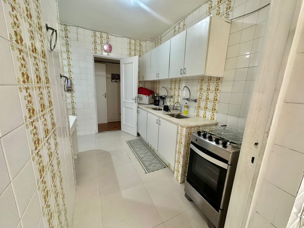 Apartamento com 3 Quartos e Vaga à Venda em Copacabana!!! Próximo a Rua Barata Ribeiro!!!