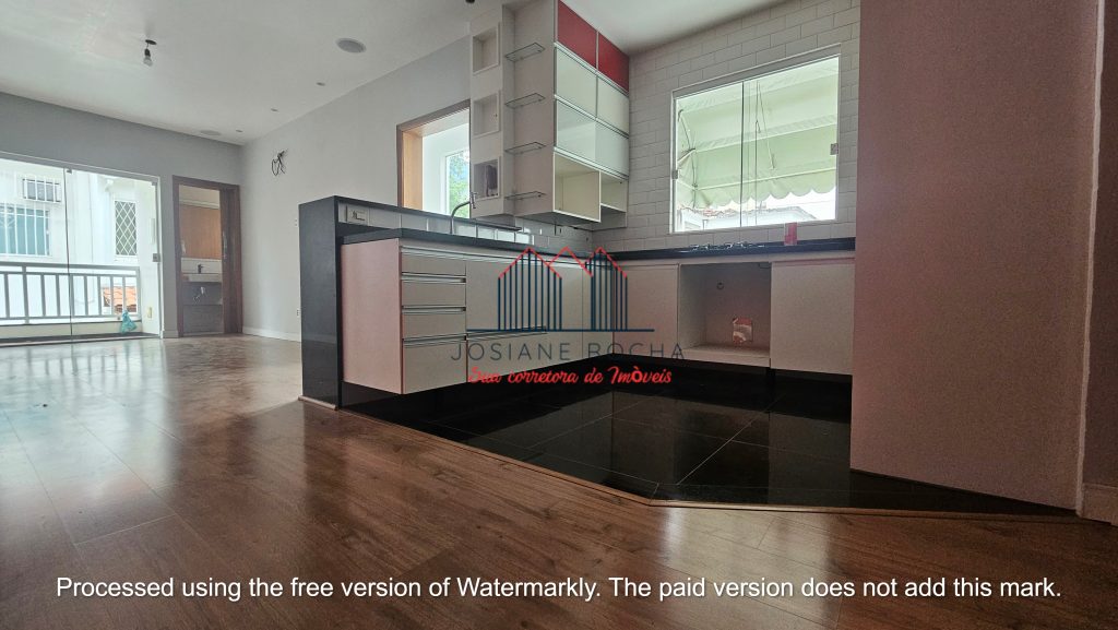 Casa com 5 Quartos e 6 banheiros à Venda no Grajaú!!! Próximo a Praça Edmundo Rego!!! rj