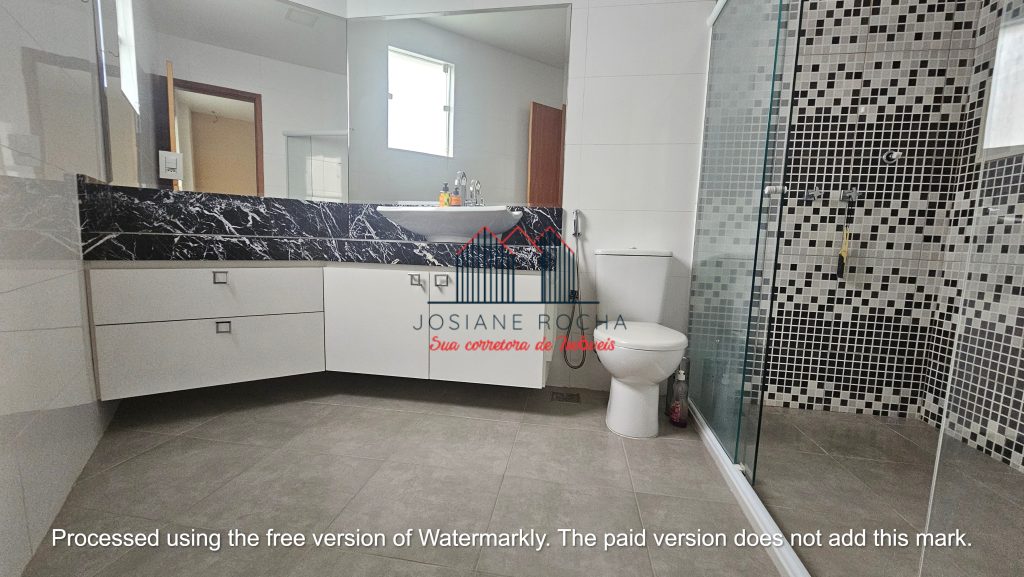 Casa com 5 Quartos e 6 banheiros à Venda no Grajaú!!! Próximo a Praça Edmundo Rego!!! rj