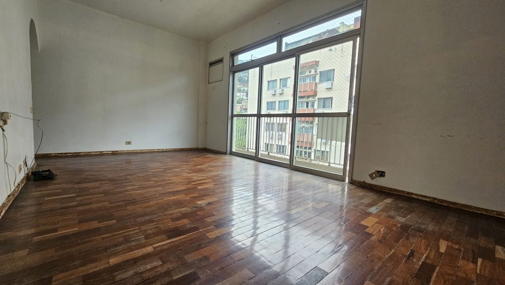 Apartamento com 3 Quartos, Suíte, Varanda e 2 Vagas à Venda na Tijuca!!! Próximo a C. Bonfim!! – rj