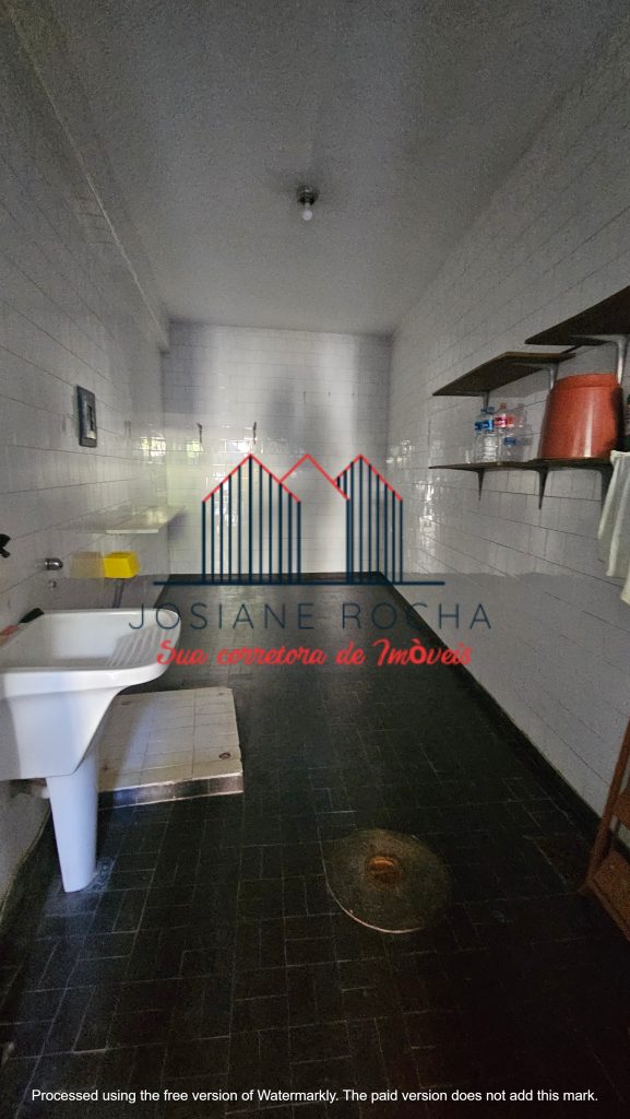 Casa com 4 Quartos, 2 Suítes, Quintal e Vaga à venda na Tijuca!!! 236m²