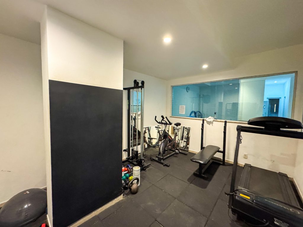 Cobertura Duplex  3 Quartos, Suíte, Varanda e Vaga à Venda na Lagoa!!!