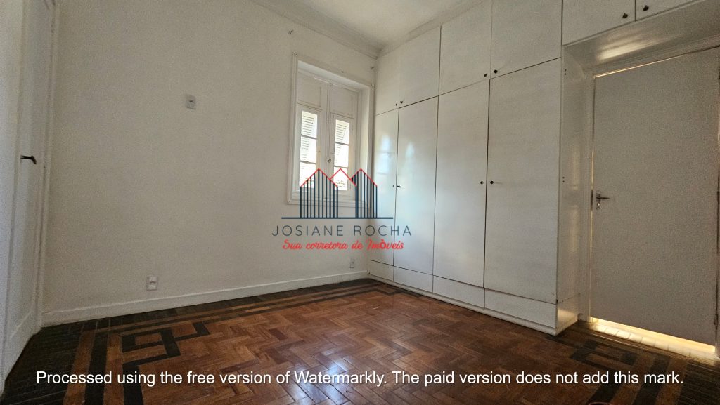 Venda/Locação!! Casa com 4 Quartos, Varanda e 2 Vagas no Grajaú!!! Próximo ao Largo Verdun!!