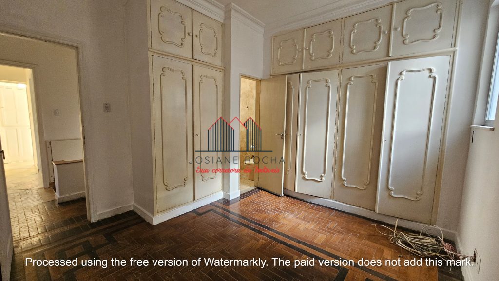 Venda/Locação!! Casa com 4 Quartos, Varanda e 2 Vagas no Grajaú!!! Próximo ao Largo Verdun!!