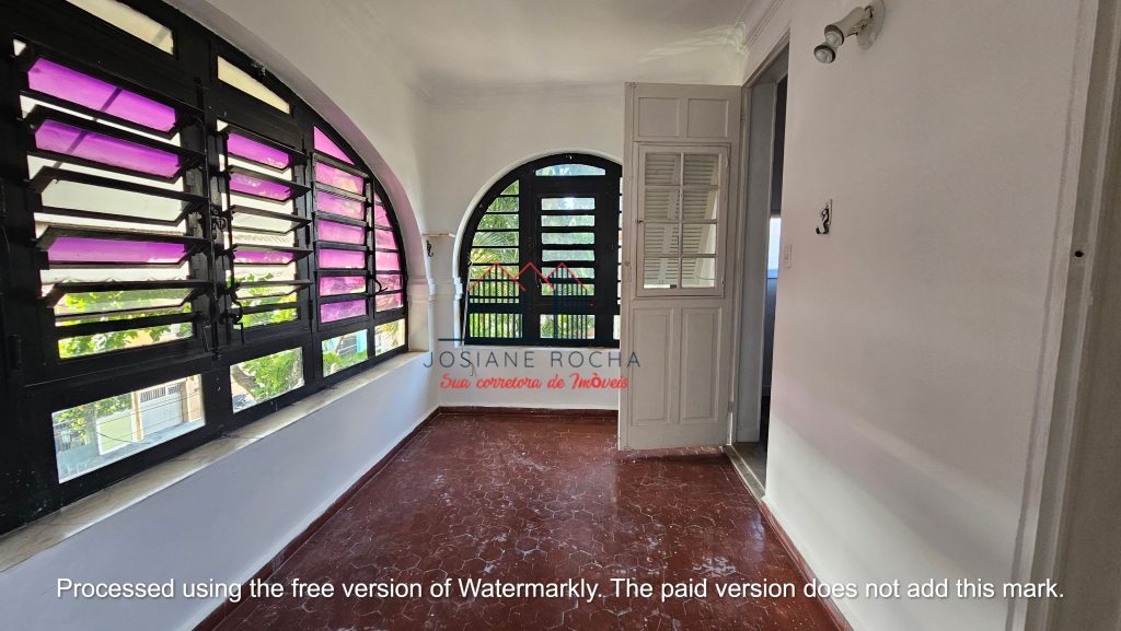 Venda/Locação!! Casa com 4 Quartos, Varanda e 2 Vagas no Grajaú!!! Próximo ao Largo Verdun!!