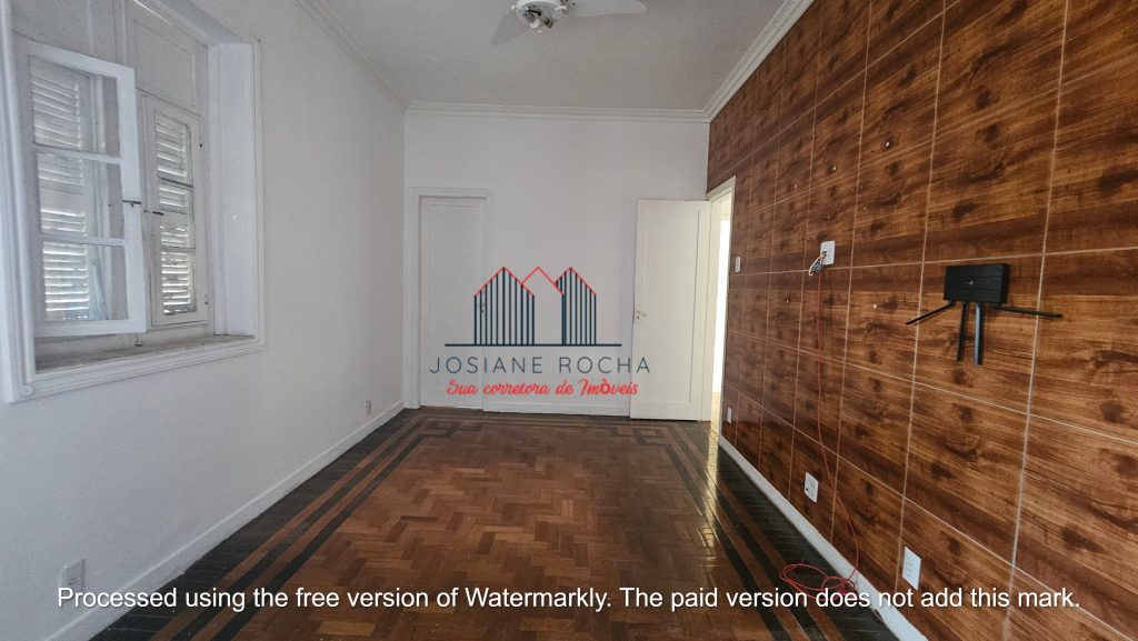 Venda/Locação!! Casa com 4 Quartos, Varanda e 2 Vagas no Grajaú!!! Próximo ao Largo Verdun!!