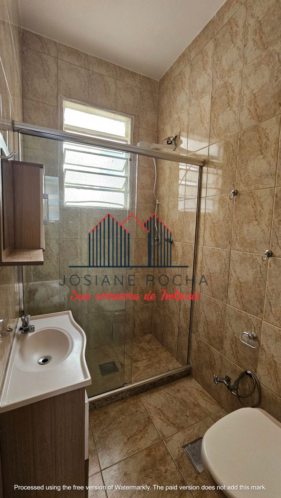 Venda/Locação!! Casa com 4 Quartos, Varanda e 2 Vagas no Grajaú!!! Próximo ao Largo Verdun!!