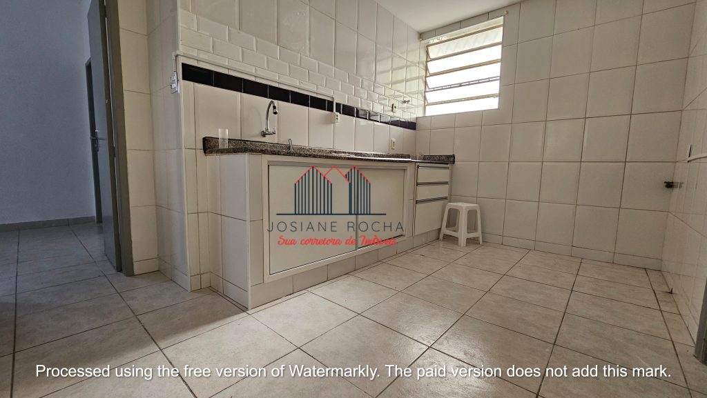 Venda/Locação!! Casa com 4 Quartos, Varanda e 2 Vagas no Grajaú!!! Próximo ao Largo Verdun!!