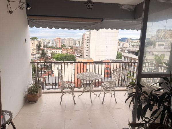 Apto. 2 Quartos, varanda e vaga à Venda em Vila Isabel!! Próximo a Praça Barão de Drumond!!!