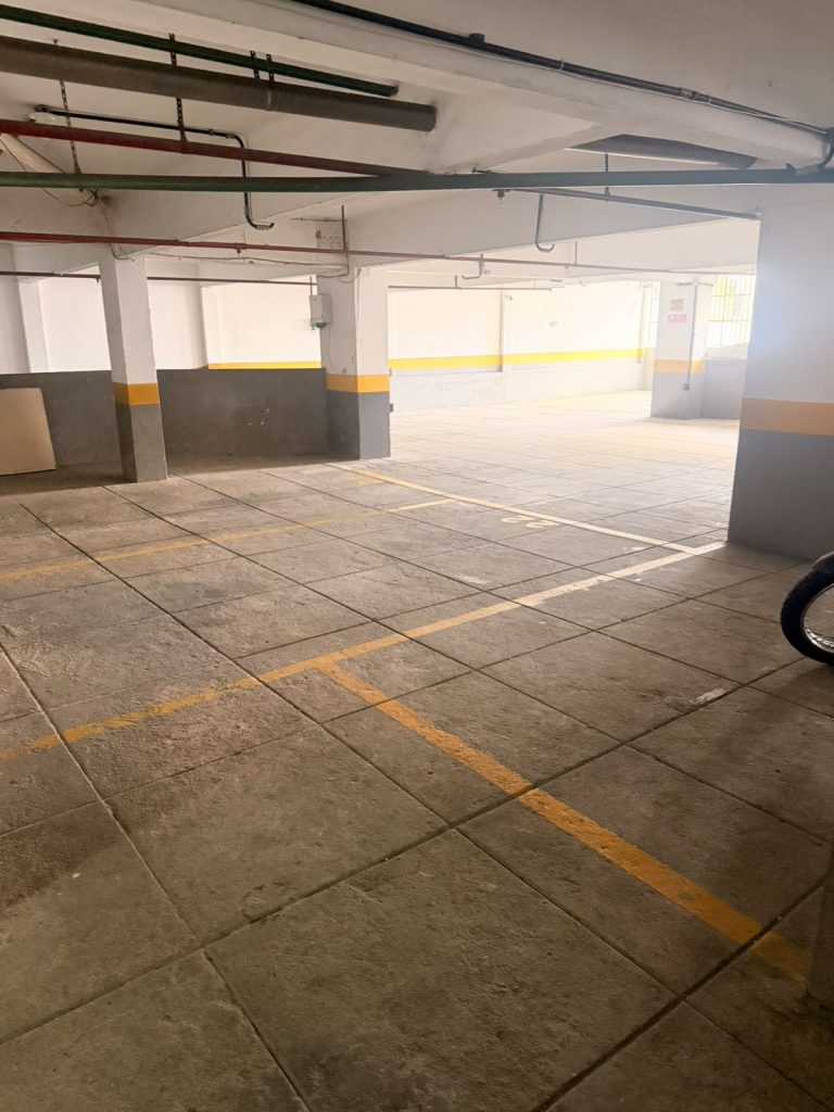 Apto. 2 Quartos, varanda e vaga à Venda em Vila Isabel!! Próximo a Praça Barão de Drumond!!!